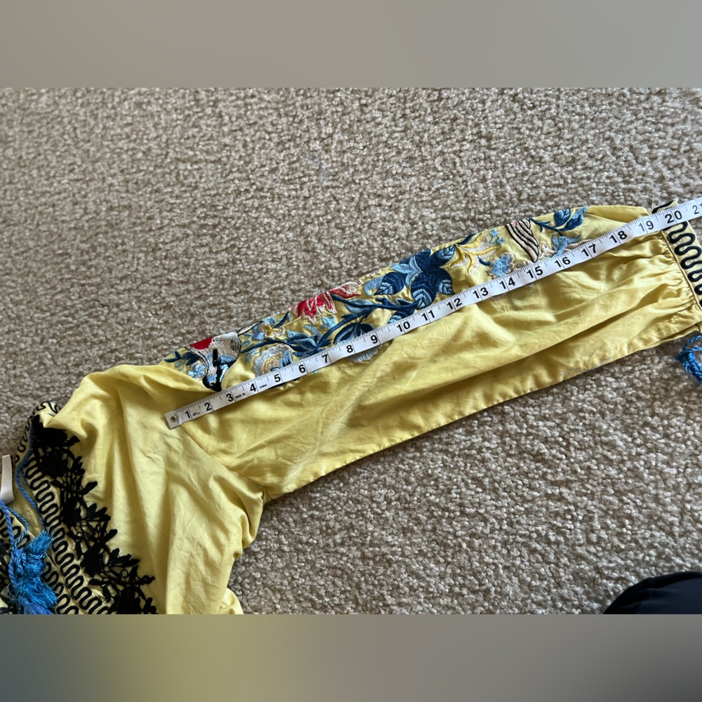 Pakistan Embroidered Yellow Kurti with Floral Design + Dupatta - Picture 7 of 7